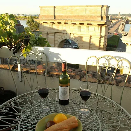 Terrace Apartment Bordeaux