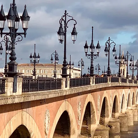 Terrace Apartament Bordeaux